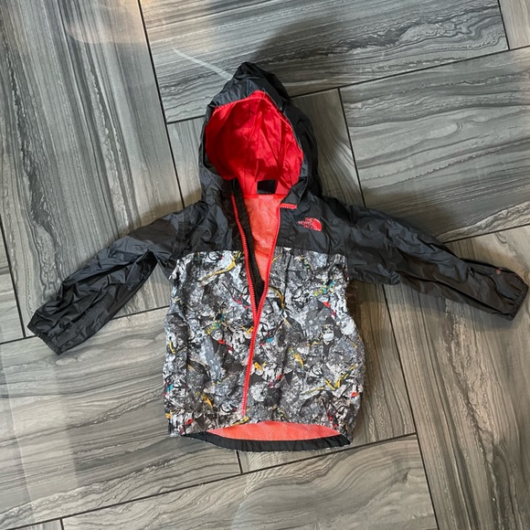 The North Face Other - BOYS THE NORTH FACE RAIN JACKET size 4T